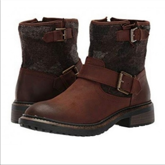 White Mountain Shoes - NWOT White Mountain Carlin Brown Lug Boot- Size 9M
